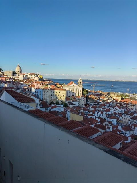 lisbon-hop-on-hop-off-sightseeing-tuktuk-tour