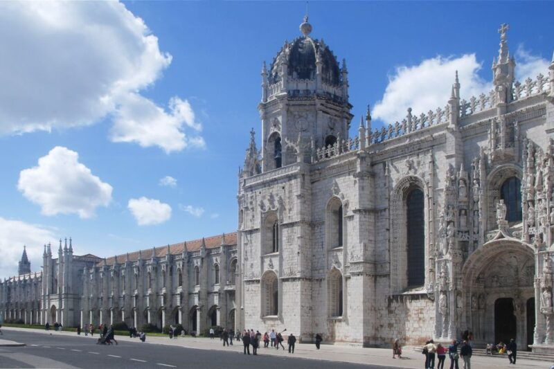 lisbon-in-one-day-full-day-minivan-historic-tour
