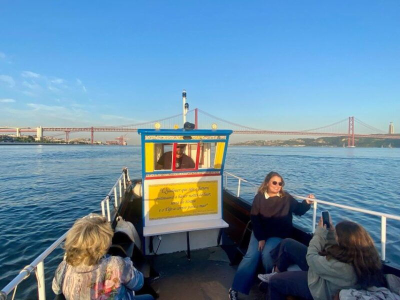 lisbon-live-guided-traditional-boat-sightseeing-cruise-tour