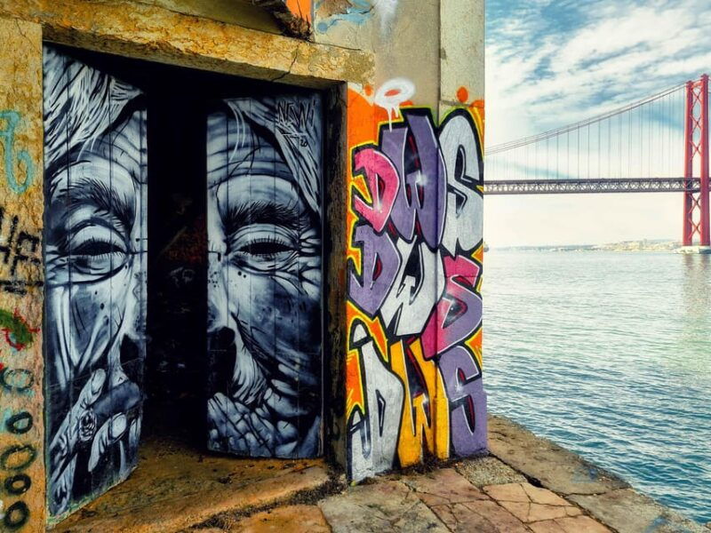 lisbon-lost-places-street-art-tour-for-photographers