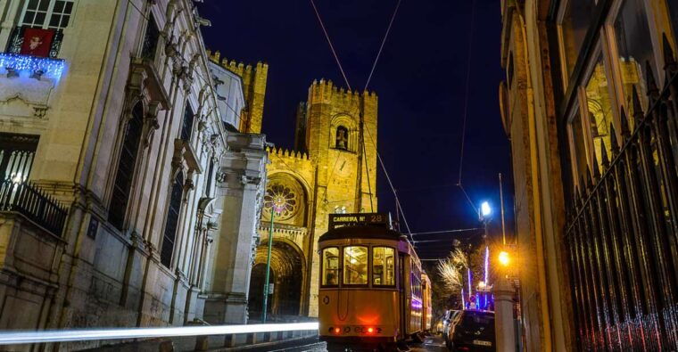 lisbon-luxury-fado-tour-with-dinner-included