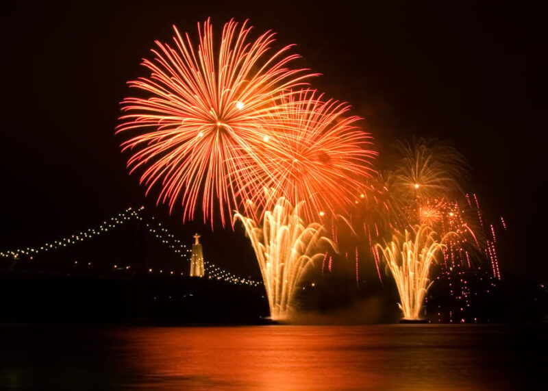 lisbon-new-years-cruise-with-dj-open-bar-snacks-and-wine