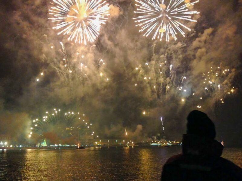 lisbon-new-years-eve-fireworks-tagus-river-sailing-cruise