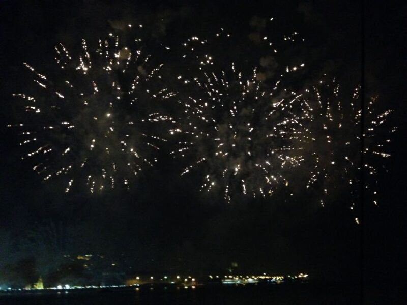lisbon-new-years-eve-fireworks-tagus-river-sailing-cruise