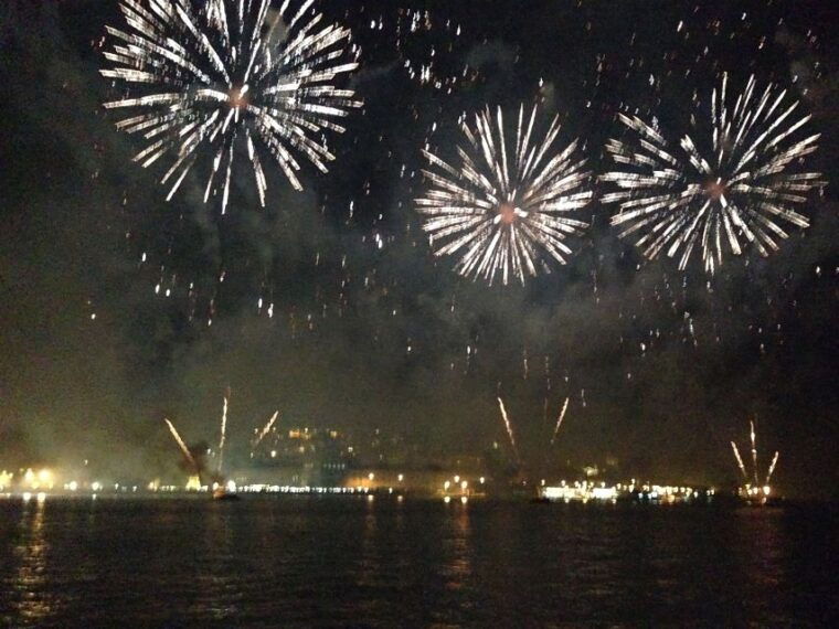 lisbon-new-years-eve-fireworks-tagus-river-sailing-cruise