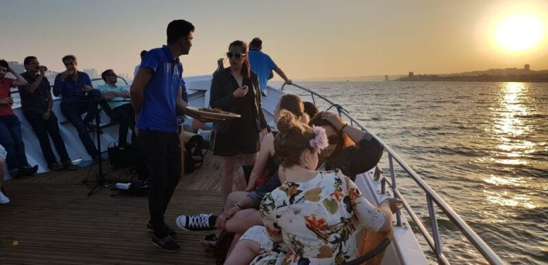 lisbon-new-years-eve-tagus-river-cruise-with-open-bar