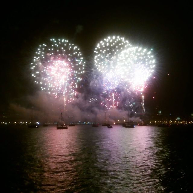 lisbon-new-years-eve-tagus-river-cruise-with-open-bar
