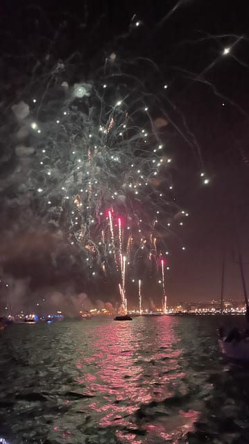 lisbon-new-years-party-on-sailboat-tour-2025-to-2026