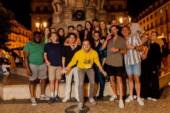 lisbon-night-pubcrawl-1h-open-bar-shots-vip-club-entry