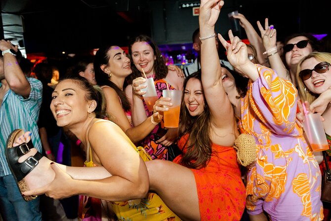 lisbon-night-pubcrawl-1h-open-bar-shots-vip-club-entry