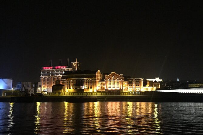 lisbon-night-sailing-tour-with-a-drink-2h-small-group-tour-2