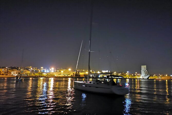 lisbon-night-sailing-tour-with-a-drink-2h-small-group-tour-2
