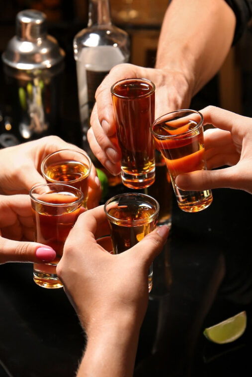 lisbon-nightlife-adventure-pub-crawl-shots-and-games