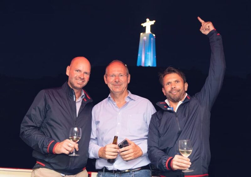 lisbon-nighttime-city-lights-river-cruise