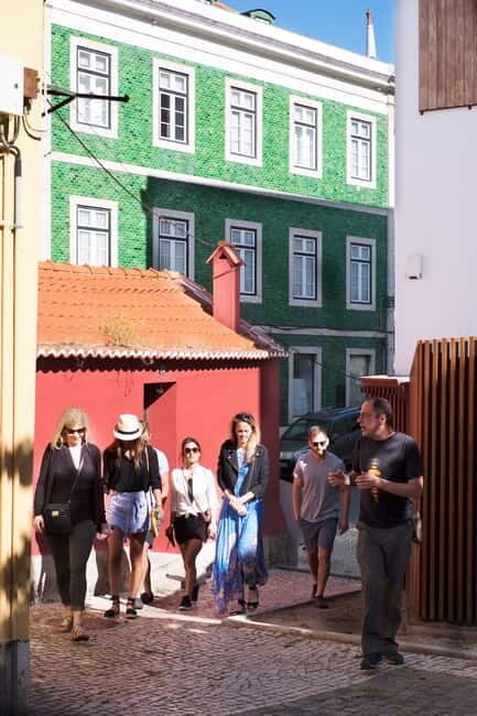 Lisbon: Off the beaten path Downtown Walk with a Local - Cultural and Social Highlights