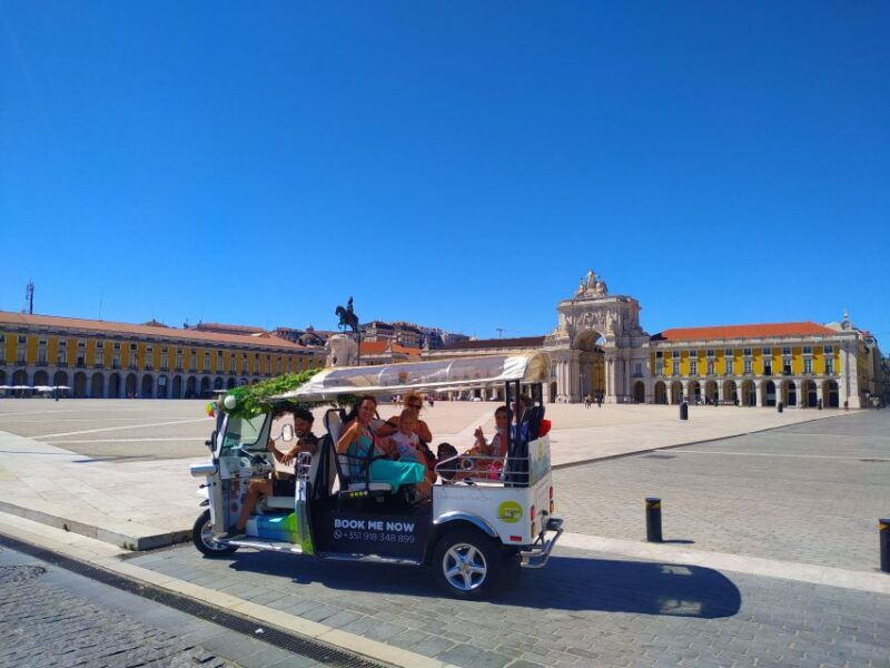 lisbon-old-city-premium-private-guided-tour-by-tuk-tuk