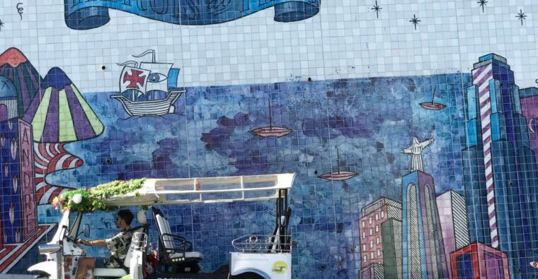 lisbon-old-city-premium-private-guided-tour-by-tuk-tuk