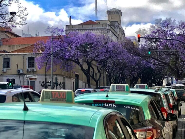 lisbon-old-town-and-chiado-vintage-car-tour