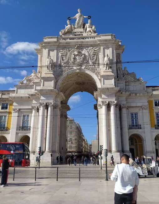 Lisbon Old Town sightseeing with tuk tuk - The Downside and Considerations