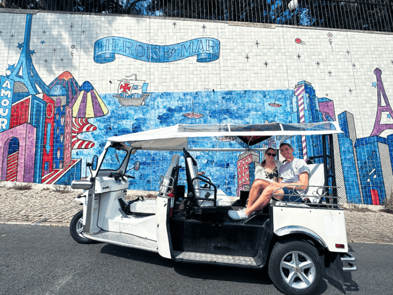 lisbon-old-town-tour-by-tuk-tuk-local-guide