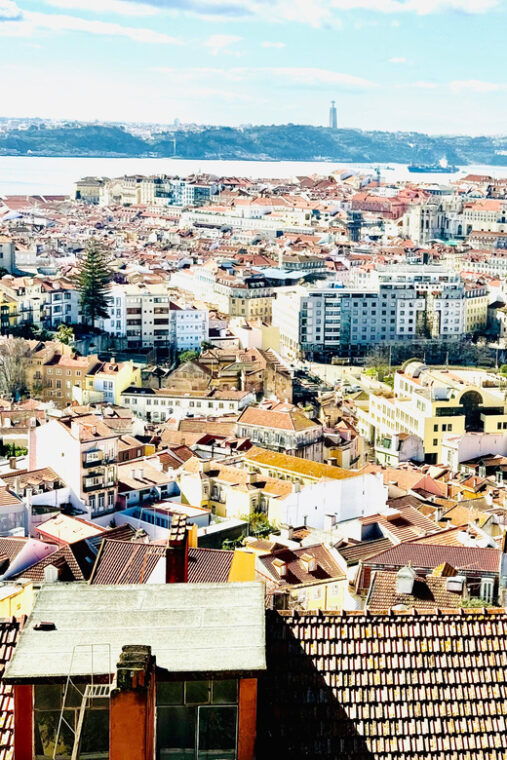 lisbon-old-town-tuktuk-tour