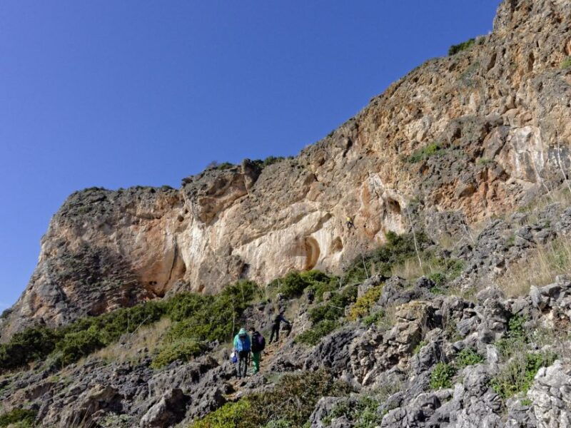 lisbon-or-sesimbra-guided-rock-climbing-tour-in-arrabida