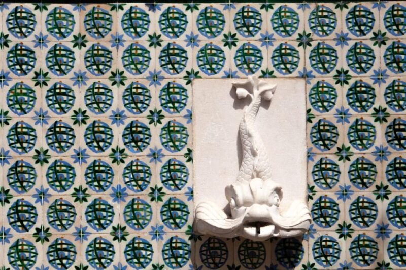 lisbon-panorama-tour-electric-tuk-tuk-professional-guide