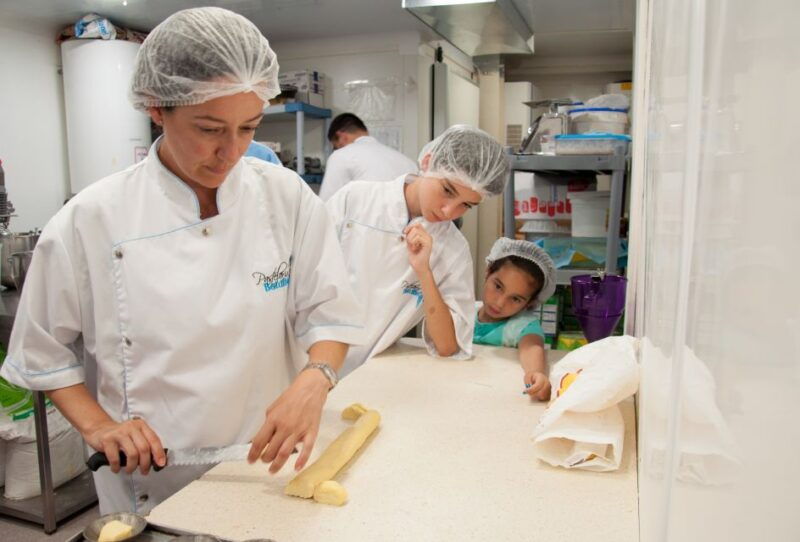 lisbon-pastel-de-nata-masterclass-at-a-real-bakery