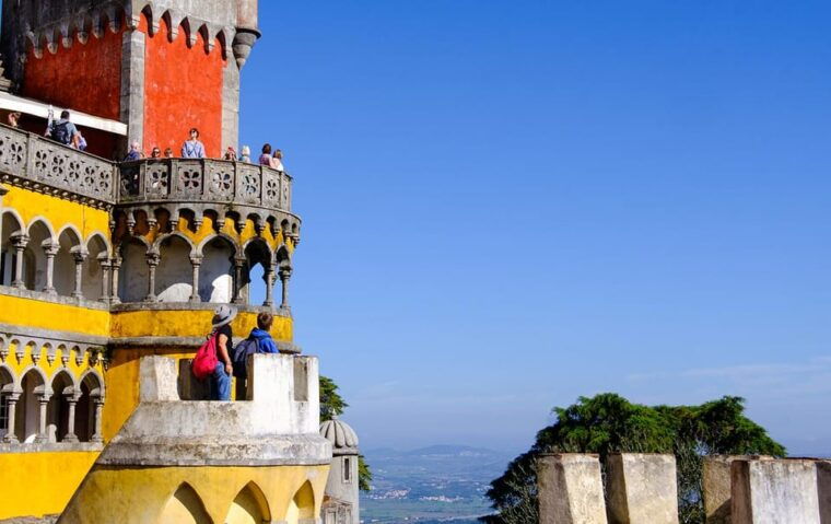 lisbon-pena-palace-sintra-cabo-da-roca-cascais-day-tour