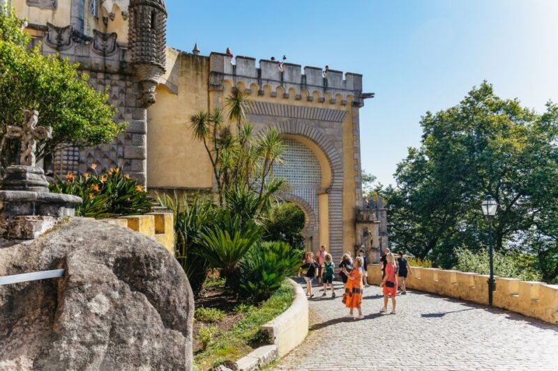 lisbon-pena-palace-sintra-cabo-da-roca-cascais-daytrip