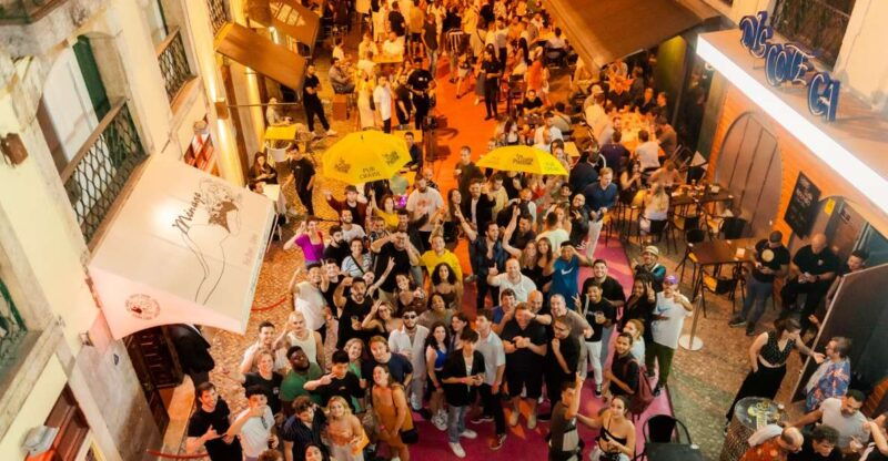 lisbon-pinkstreet-pubcrawl-1hopen-bar-shotsvip-club-entry