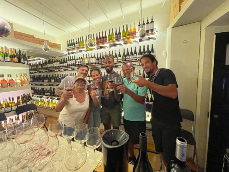 lisbon-portuguese-wine-tasting-in-a-specialized-wine-shop