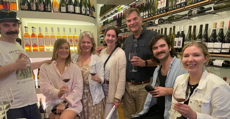 lisbon-portuguese-wine-tasting-in-a-specialized-wine-shop