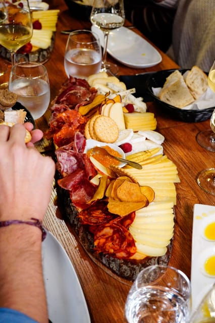 lisbon-premium-wine-and-tapas-tasting-session