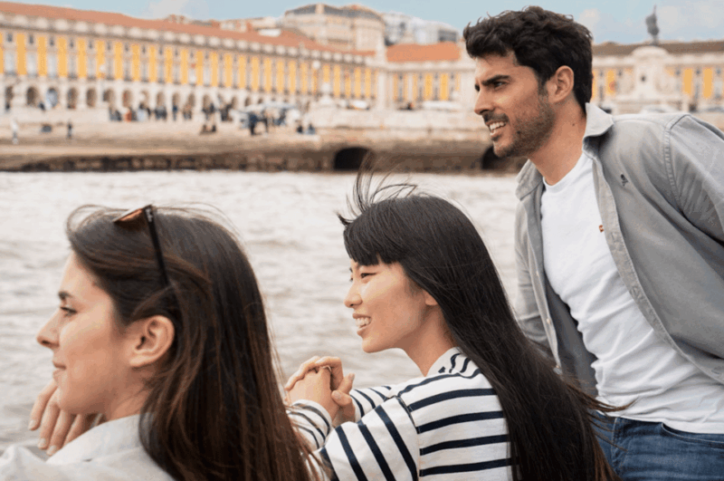 lisbon-private-boat-trip-guided-walking-tour-bike-tram