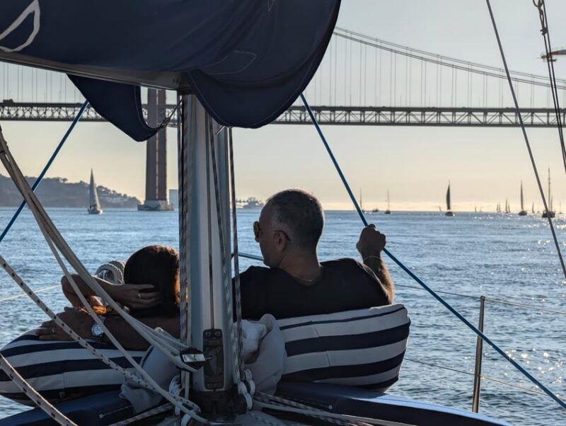 lisbon-private-boutique-boat-tour-sail-in-style