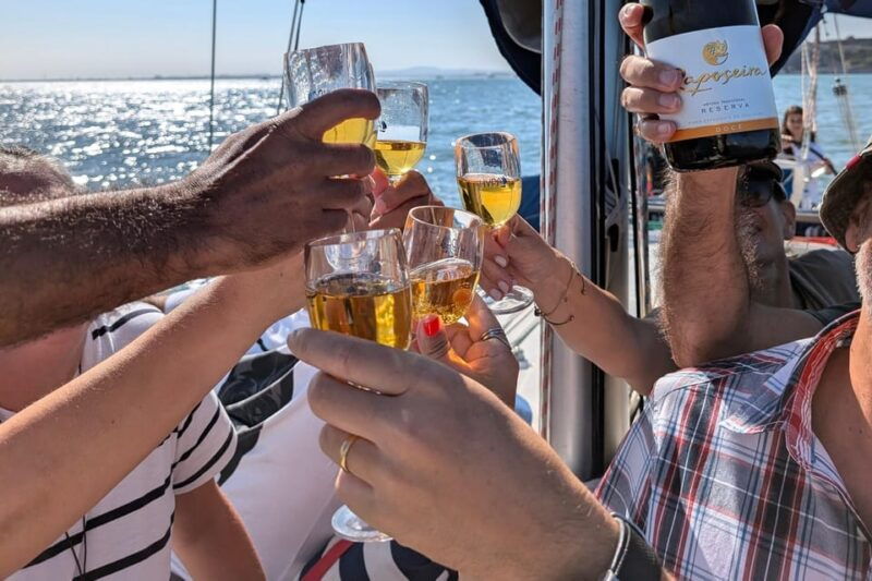 lisbon-private-boutique-boat-tour-sail-in-style
