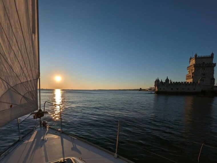 lisbon-private-boutique-boat-tour-sail-in-style