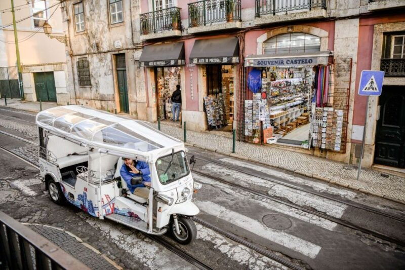 lisbon-private-city-tour-by-eco-tuk-tuk