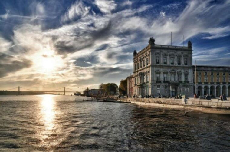 lisbon-private-city-tour-by-eco-tuk-tuk