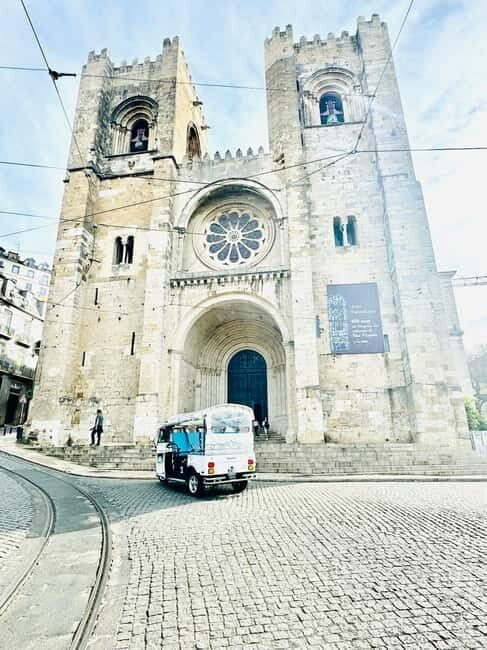 Lisbon: Private City Tour by Eco TukTuk - Why Choose a TukTuk Tour in Lisbon?