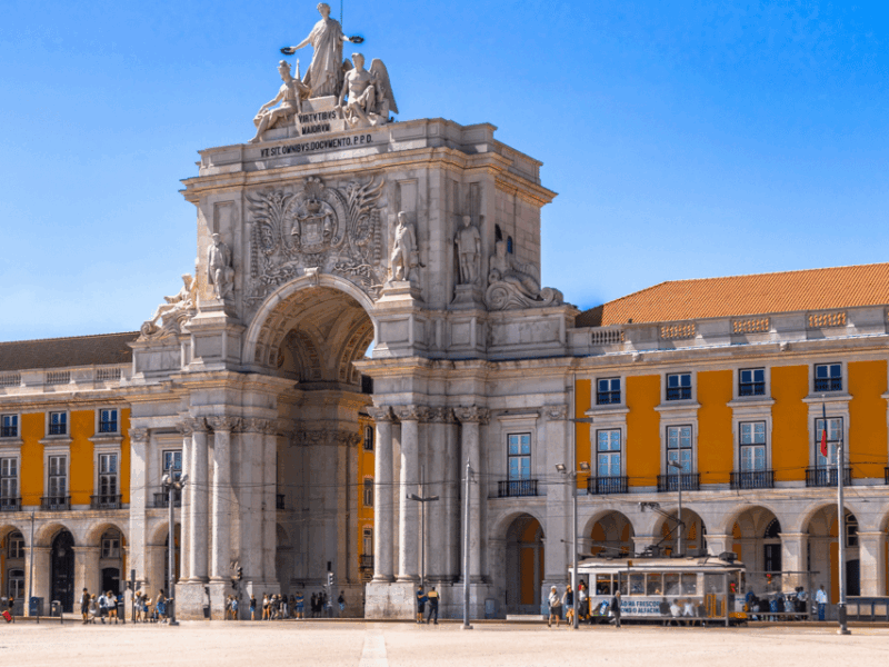lisbon-private-city-tour-by-tuk-tuk