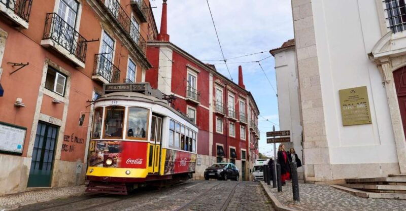 lisbon-private-city-tour-in-alfama-and-chiado-with-tuk-tuk
