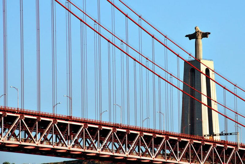 lisbon-private-cristo-rei-tuk-tuk-tour