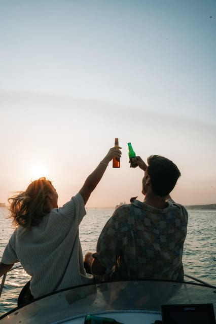 lisbon-private-cruise-fun-friends-and-unique-moments