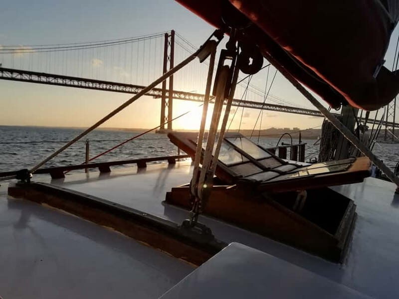 Lisbon: Private cruise on a Vintage Sailboat - FAQ