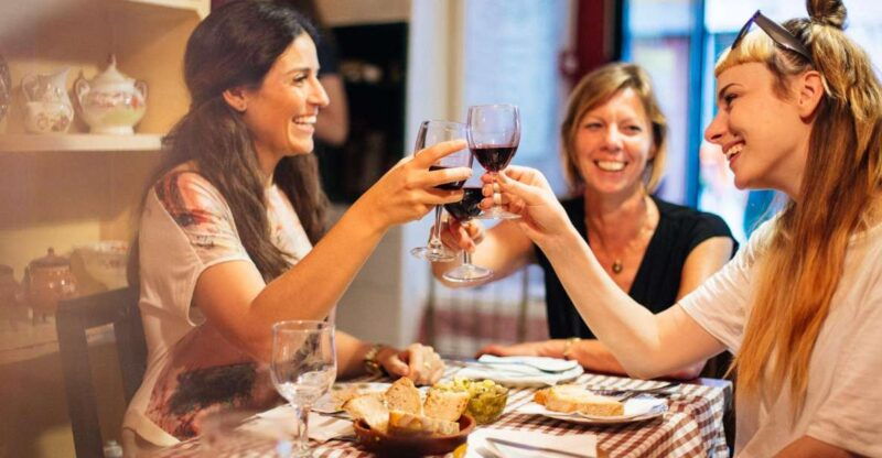 lisbon-private-evening-tour-with-drinks-bites-in-alfama