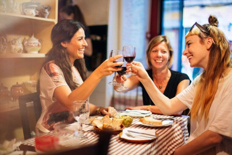 lisbon-private-evening-tour-with-drinks-bites-in-alfama