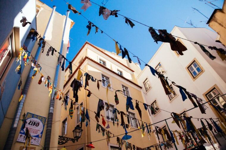 lisbon-private-evening-tour-with-drinks-bites-in-alfama