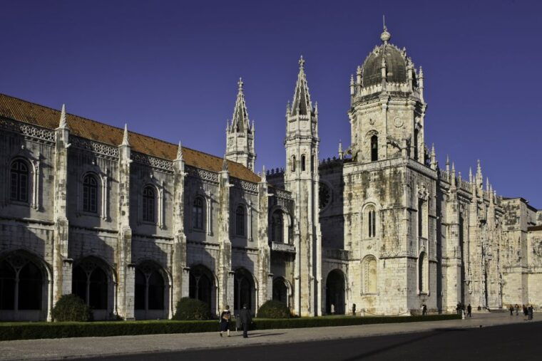 lisbon-private-full-day-chauffeur-driven-tour